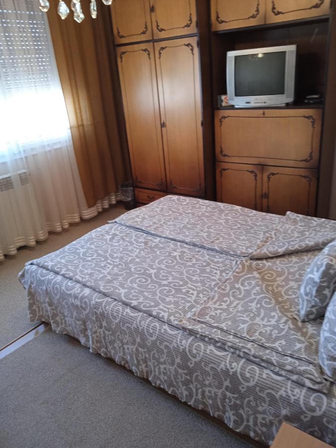 בור Apartman Nikolic מראה חיצוני תמונה